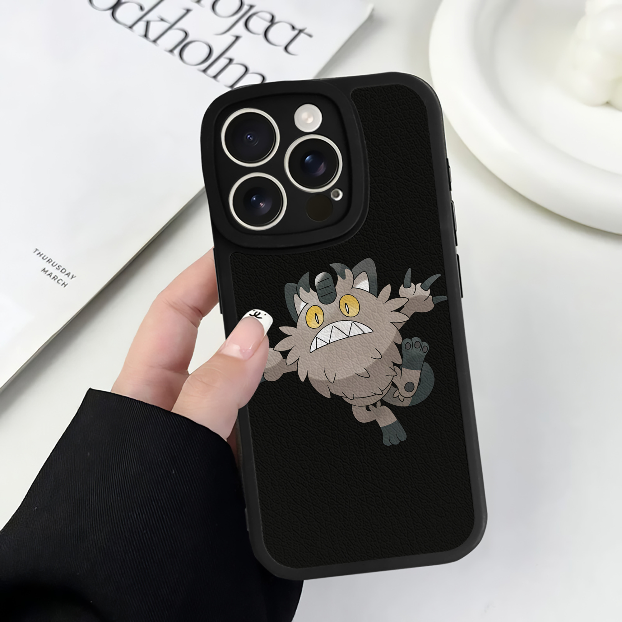 （画像用） ポケットモンスター Pokémon 【iPhone 16シリーズ対応】シリコンスマホケース（レザー調） 材質：シリコン